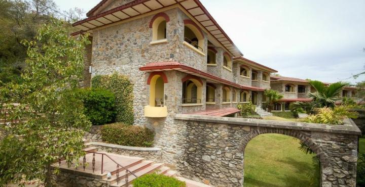 Cama Rajputana Club Resort Mount Abu Exterior photo