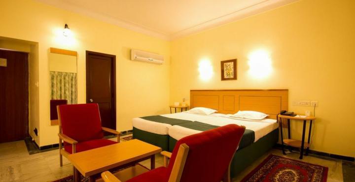 Cama Rajputana Club Resort Mount Abu Exterior photo