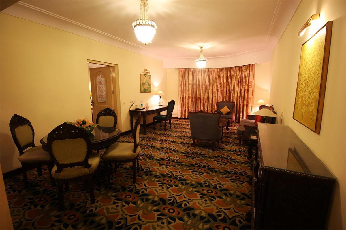 Cama Rajputana Club Resort Mount Abu Exterior photo